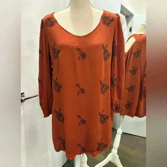 Pretty orange dress - Picture 1 of 4